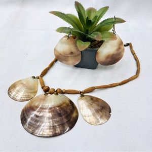 Black Lip Mother of Pearl Necklace and Earrings